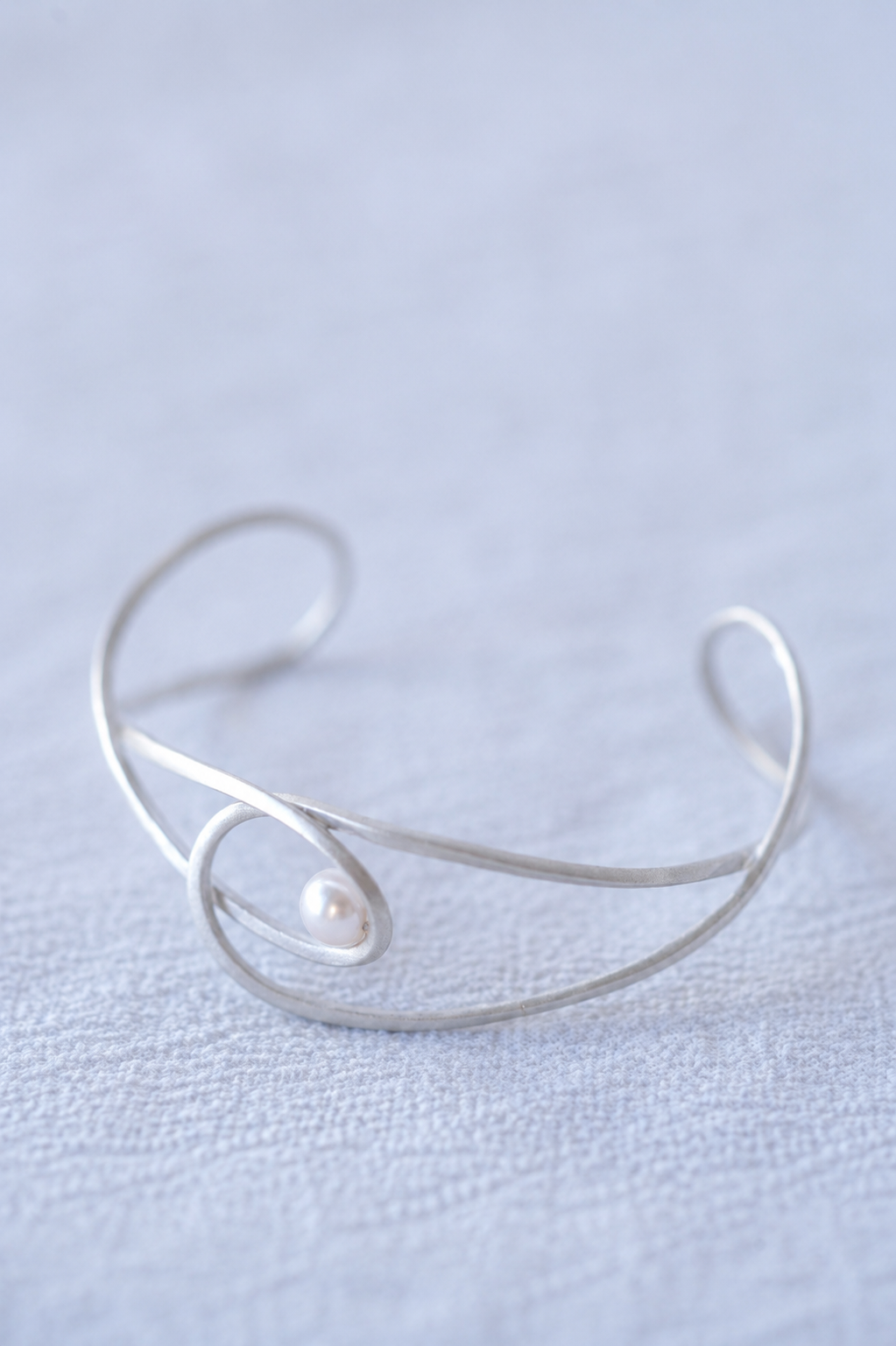 Converge Pearl Bangle