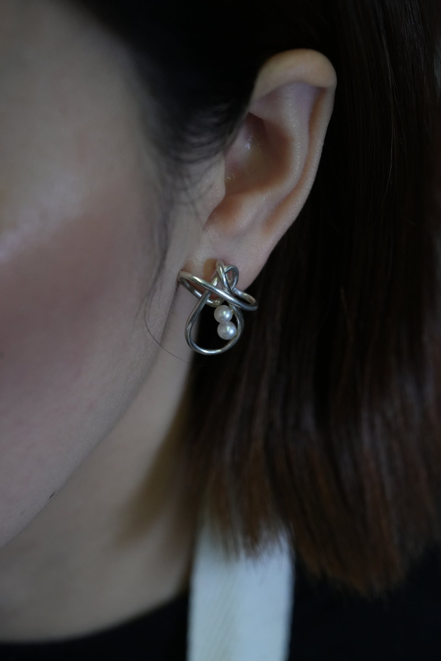 Loop Drop Double Pearl Stud