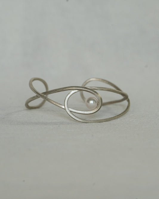 Converge Pearl Bangle#010