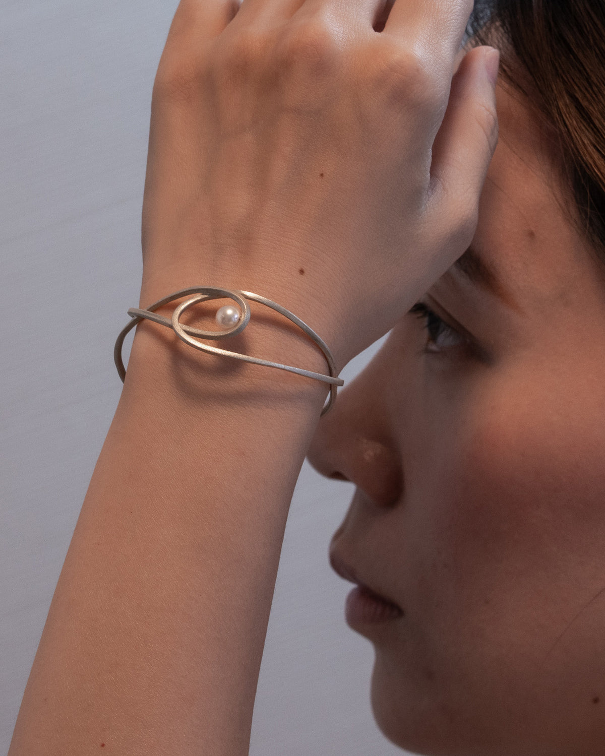 Converge Pearl Bangle#010