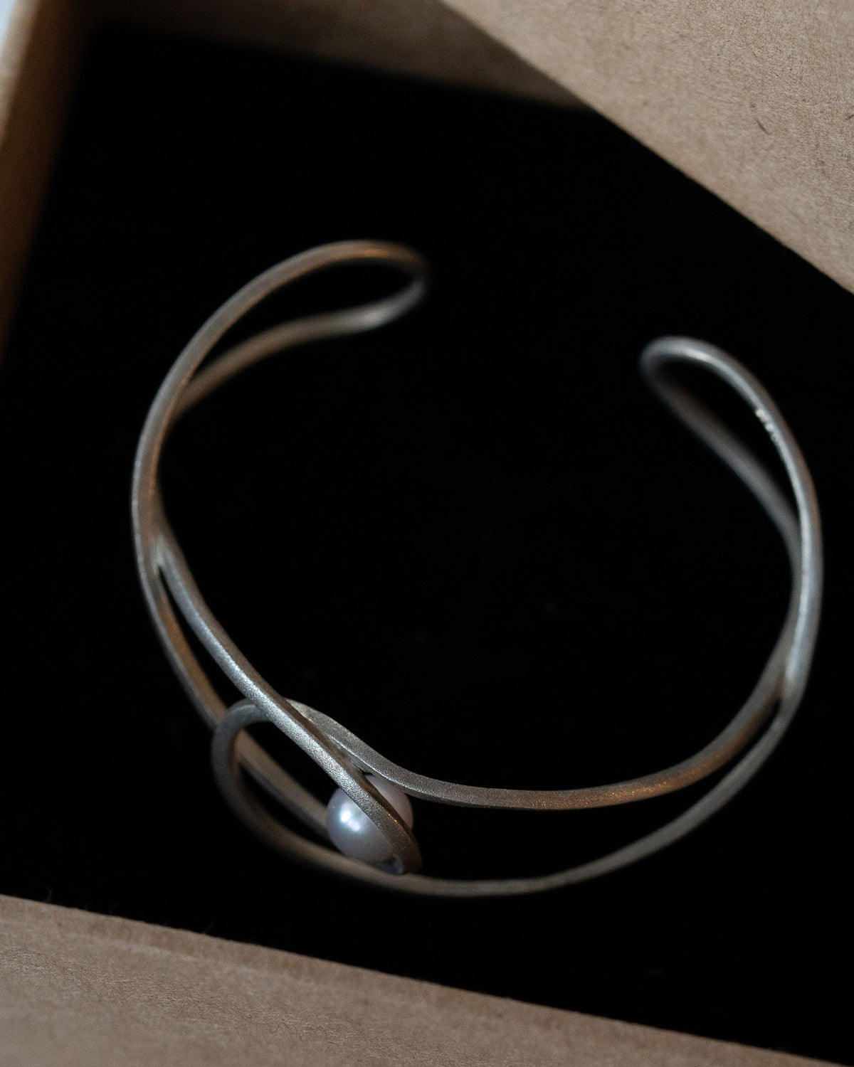 Converge Pearl Bangle#010